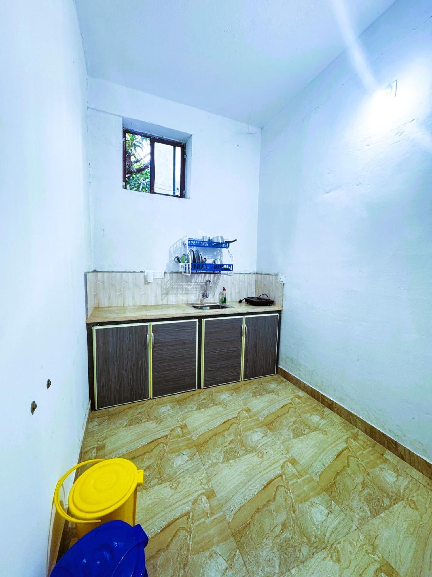 Vcs Apartments Parassinikadavu Parassinikkadavu ภายนอก รูปภาพ
