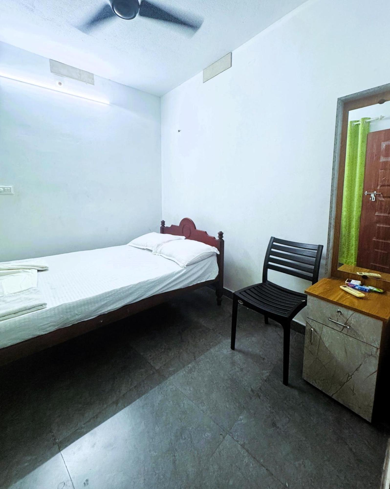 Vcs Apartments Parassinikadavu Parassinikkadavu ห้อง รูปภาพ